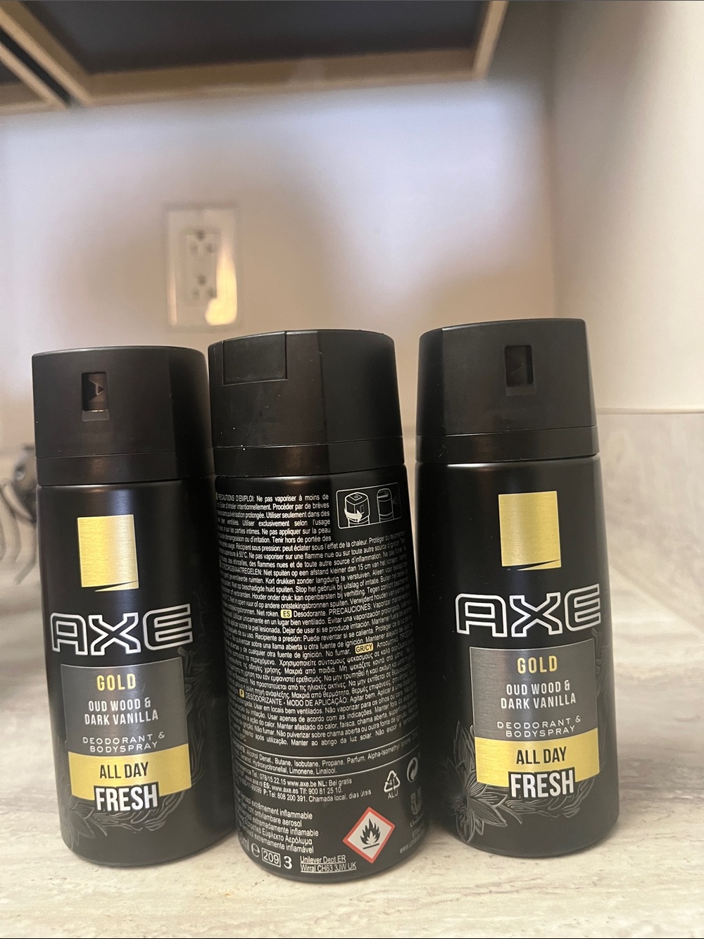 3 Gold Oud Wood & Dark Vanilla Deodorant Body Spray - axe